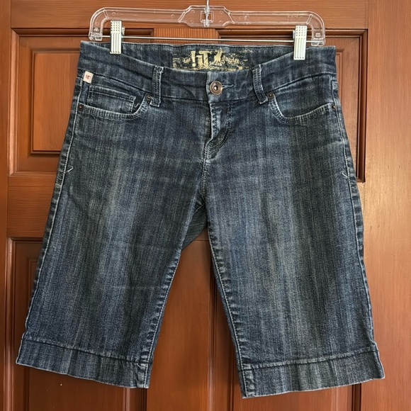 Women’s !IT Jeans shorts size 29 EUC - Picture 1 of 6